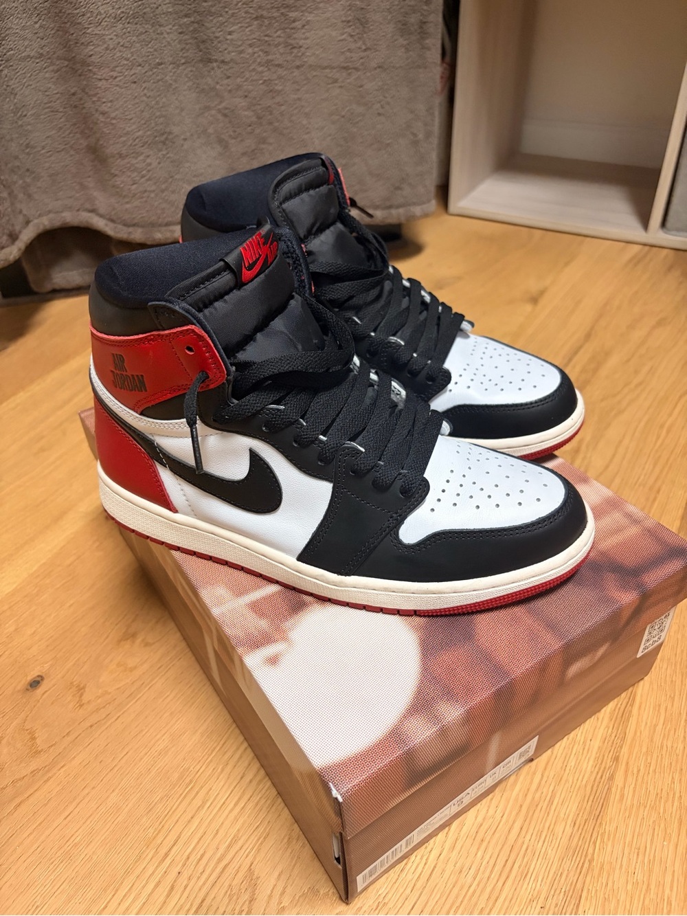 Nike Air Jordan 1 High OG - Black Toe Reimagined